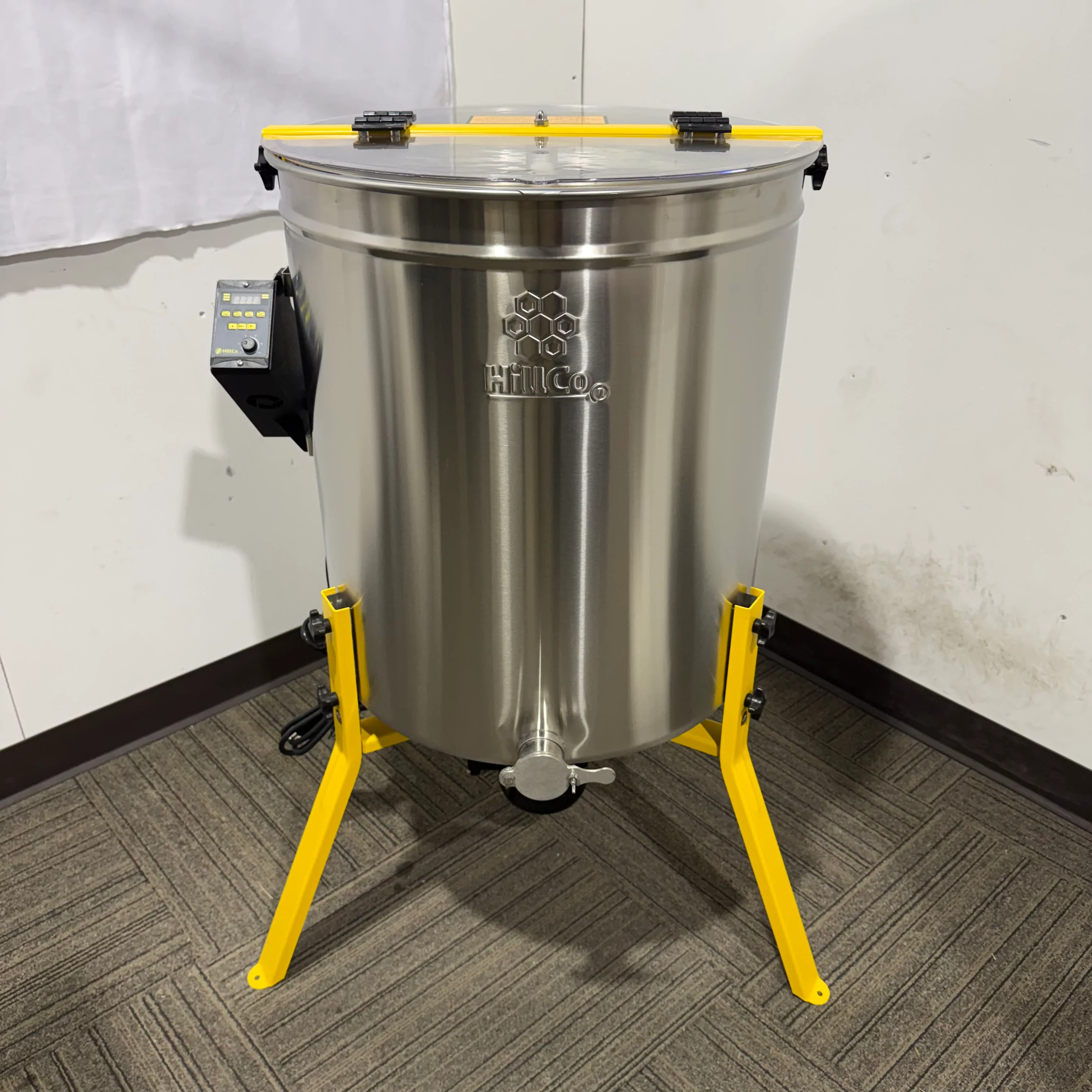 Maxx12 Honey Extractor - 12 Frame Radial - CLEARANCE Lot# 107